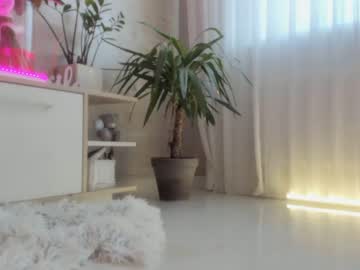 girl
        meryfoxxx cam image #1286417