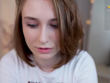 girl
        monimauve_ cam image #2409764