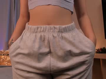 girl
        brittanykirby cam image #414161