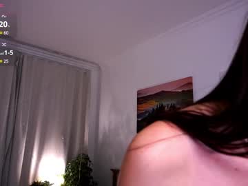 girl
        henriettaheldreth cam image #6101244
