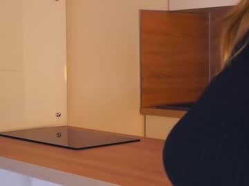 girl
        fannyfarwell cam image #6741266