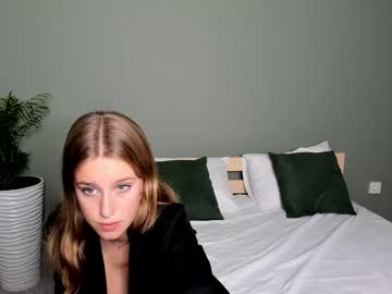 girl
        grace_barton cam image #2104797
