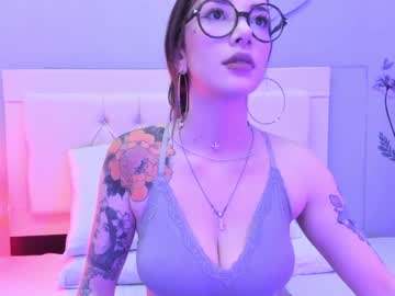 girl
        thecosmicgirl cam image #4952619