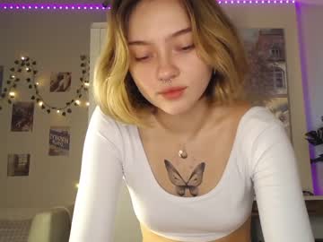 girl
        adelewilson__ cam image #2169441