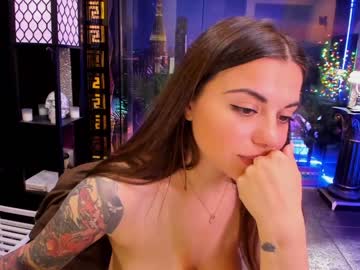 girl
        alma_pearl cam image #1768093