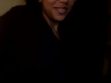 girl
        sapphire_honest cam image #2535996