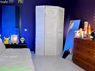 girl
        blush_mikki cam image #4586440
