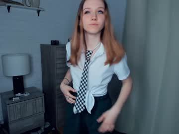girl
        caressing_glance cam image #3456547