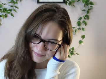 girl
        teresabriggs cam image #2362282