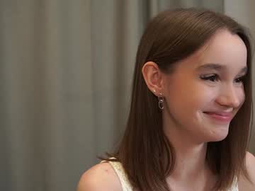 girl
        harrieteasley cam image #5611327