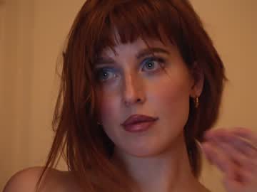 girl
        ellaa91 cam image #5529429