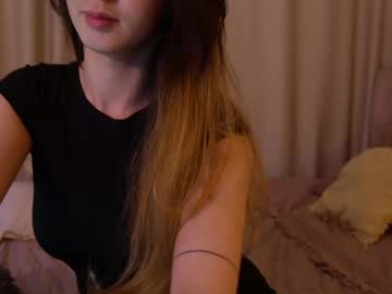 girl
        sarasuo cam image #5476012