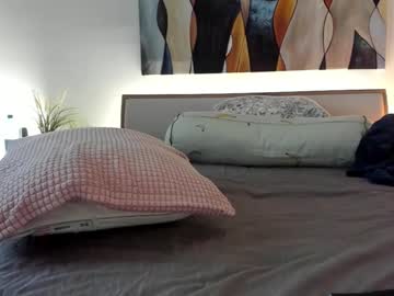 girl
        mis_eva cam image #5826366