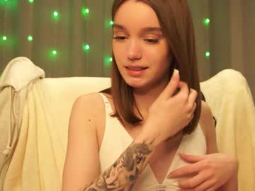 girl
        harrieteasley cam image #5906328