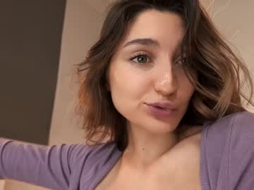 girl
        mia_elfie cam image #2873392