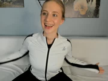 girl
        shewell cam image #6414521