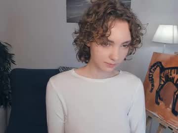 girl
        cutee_curls cam image #4742855