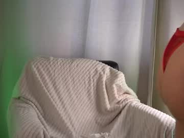girl
        milaniapuff cam image #4878692