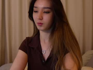 girl
        sarasuo cam image #4354385