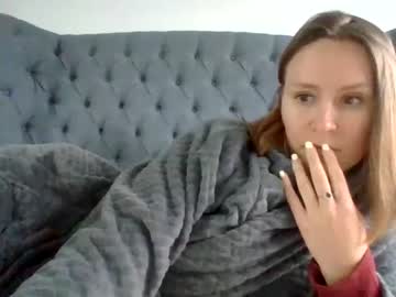 girl
        eatmypie69 cam image #2652740