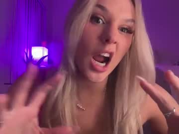 girl
        kittypooh386196 cam image #5926157