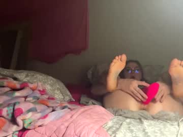 girl
        reyesmad000 cam image #6408387