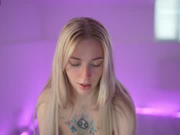 girl
        my_stella cam image #2528087