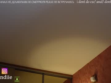 girl
        bestblondiiecb cam image #1713991