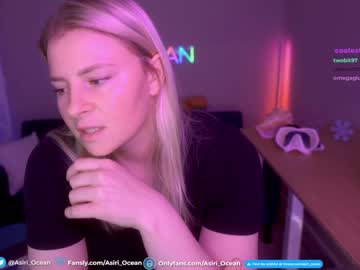 girl
        asiri_ocean cam image #3221686