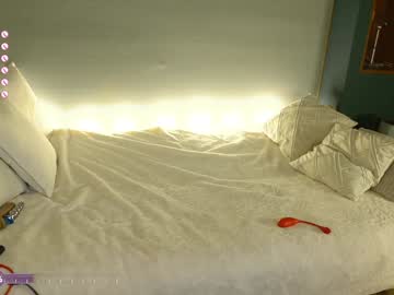 girl
        _the_sun_ cam image #5091194