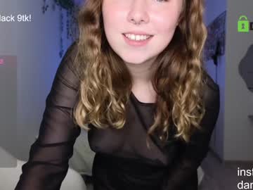 girl
        lottie_shine cam image #4767610