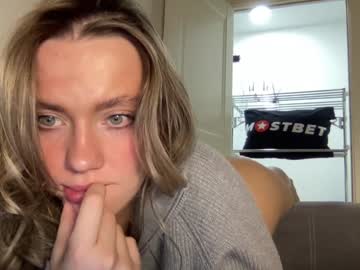 girl
        angel_from_sky cam image #5684252