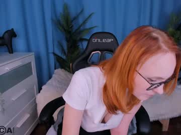girl
        ella_hughes_ cam image #2687545