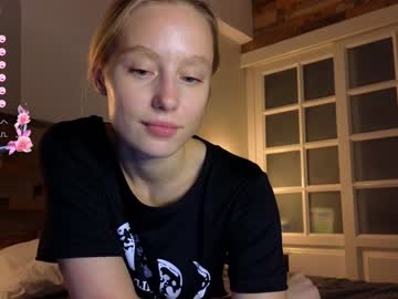 girl
        callme_star cam image #4262730