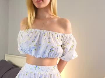 girl
        falinebenny cam image #6009567