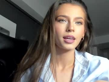 girl
        isia_slay cam image #494379