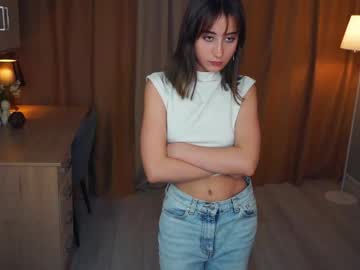 girl
        dieraalkins cam image #4904758