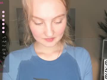 girl
        _megryan_ cam image #3784936