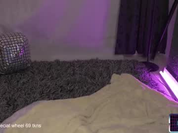 girl
        lucyallenx cam image #4265136