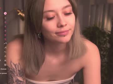 girl
        kina_ka cam image #6021609