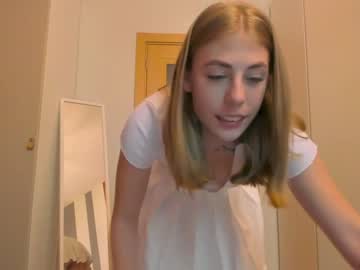 girl
        _strawbeerry_ cam image #1556079