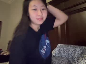 girl
        hiddenr0se cam image #6566231