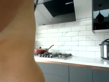 girl
        eatmypie69 cam image #2674115