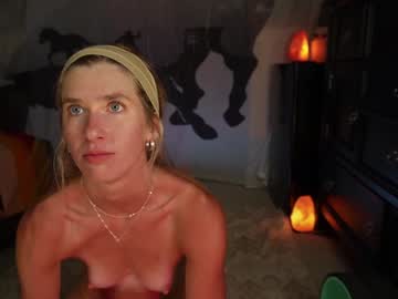 girl
        lucy_gooosey cam image #4329866