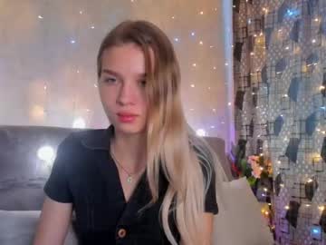 girl
        sharonmorgans cam image #553635