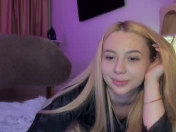 girl
        meryfoxxx cam image #1039013
