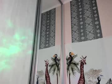 girl
        candy_peach cam image #458035