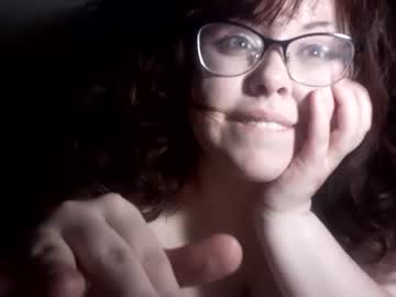 girl
        lunawolf2779 cam image #2083007