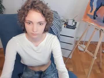 girl
        cutee_curls cam image #4743744
