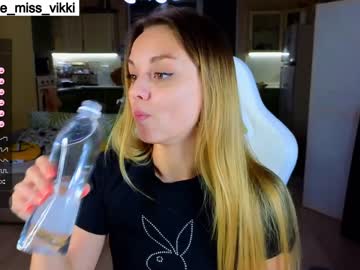 girl
        misss_viki cam image #2733519